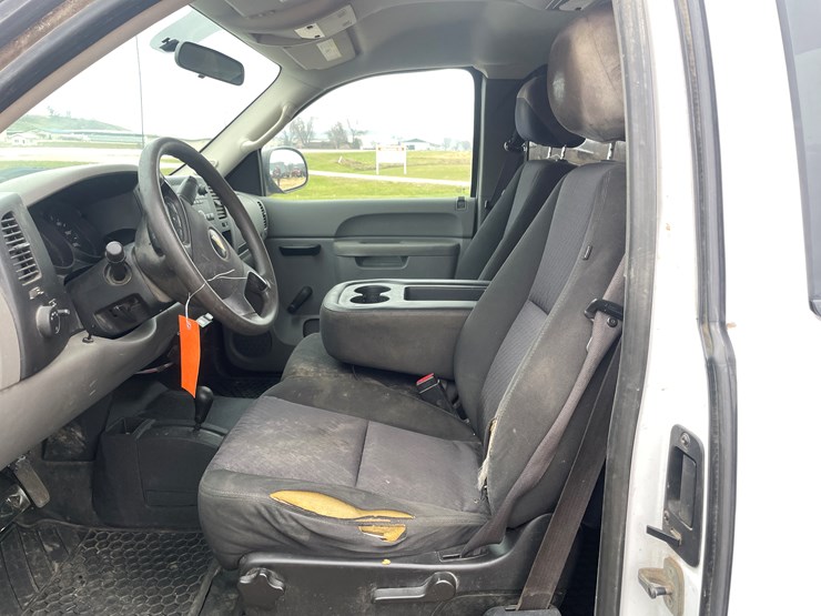 2010-chevrolet-1500-image-33