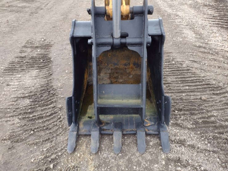 caterpillar-307.5-image-15