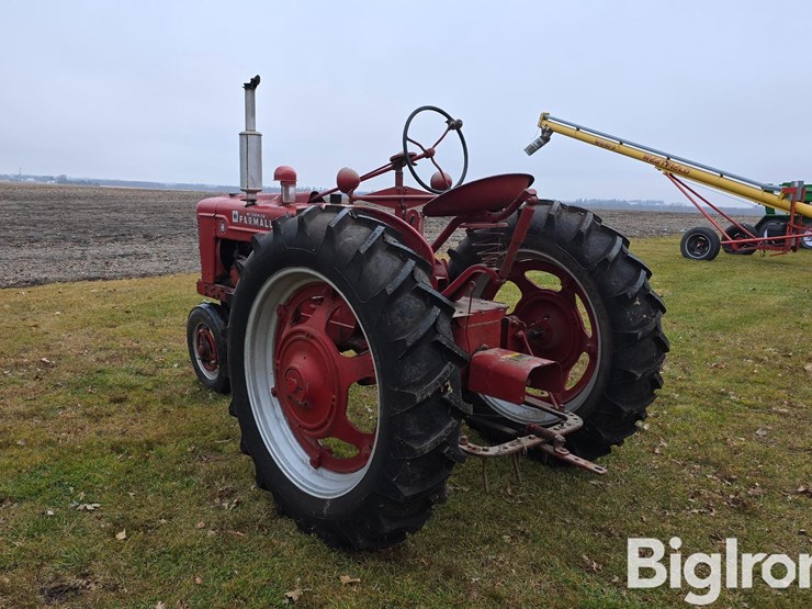 1945-farmall-h-2wd-tractor-image-7