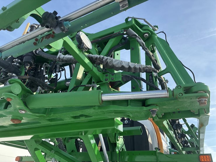 john-deere-r4038-image-33