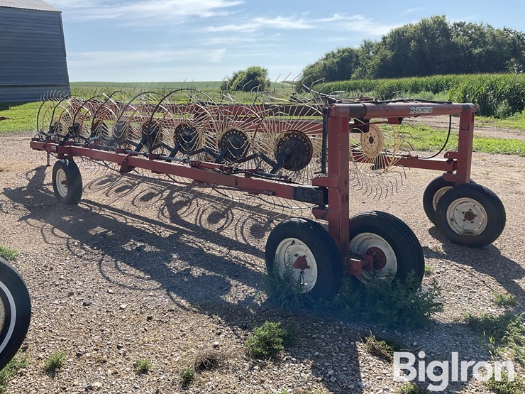 h&s-bf14hd-14-wheel-rake-image-7