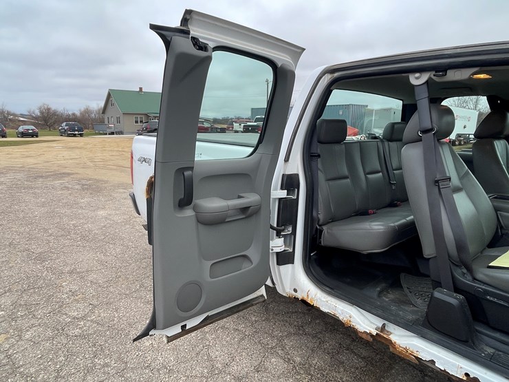 2013-chevrolet-1500-image-29