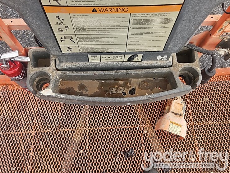 2016-jlg-800aj-image-34