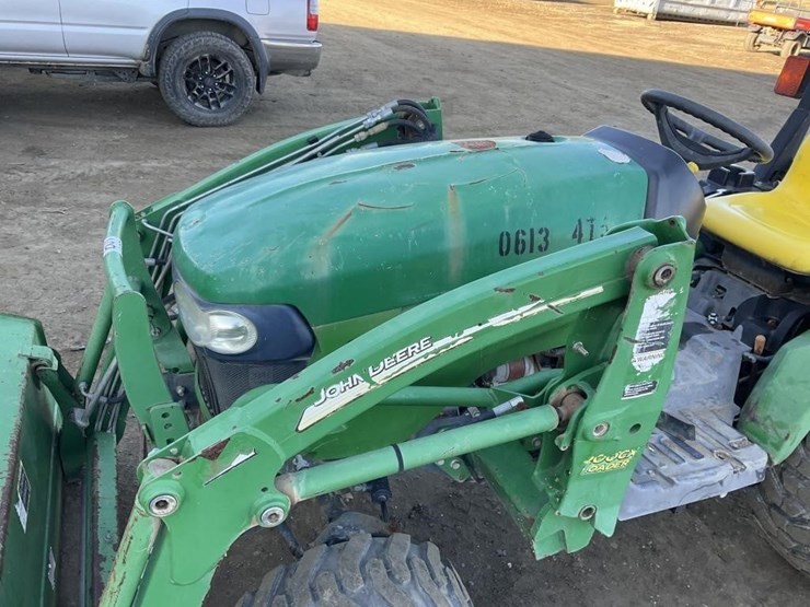 john-deere-2320-image-12