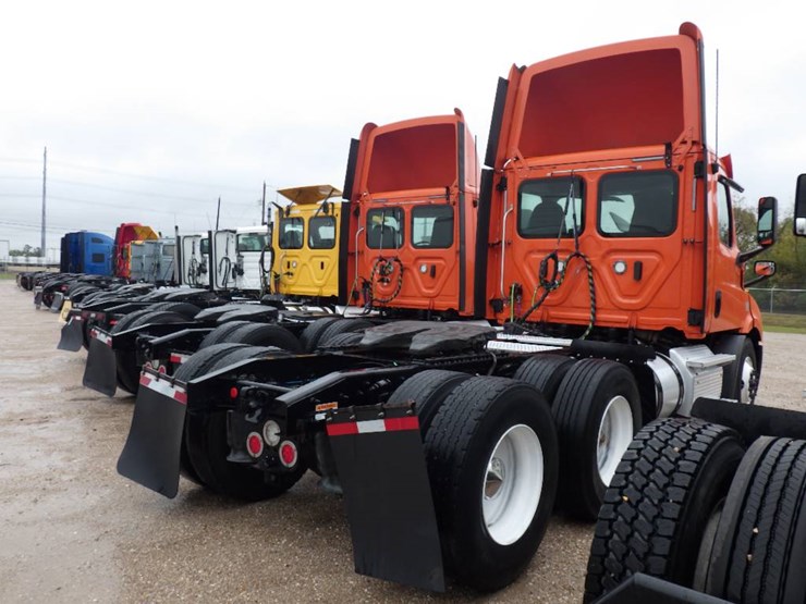 freightliner-cascadia-116-image-9