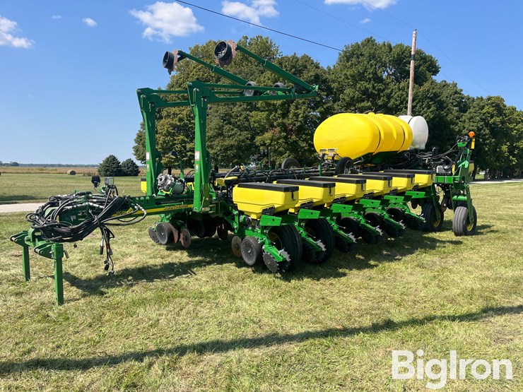 2011-john-deere-1770-image-1