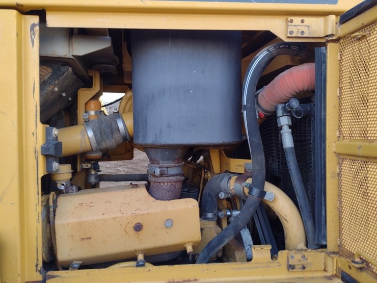 caterpillar-d6t-xl-image-43