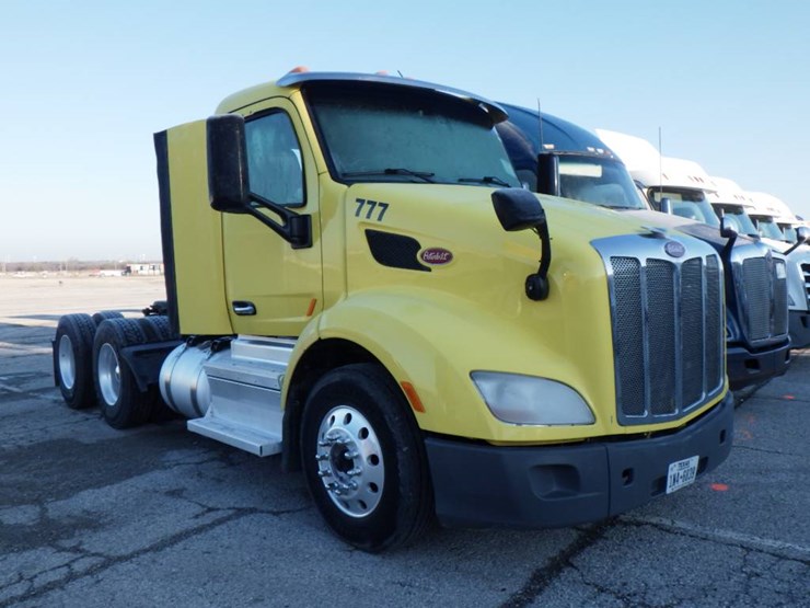 2018-peterbilt-579-image-3
