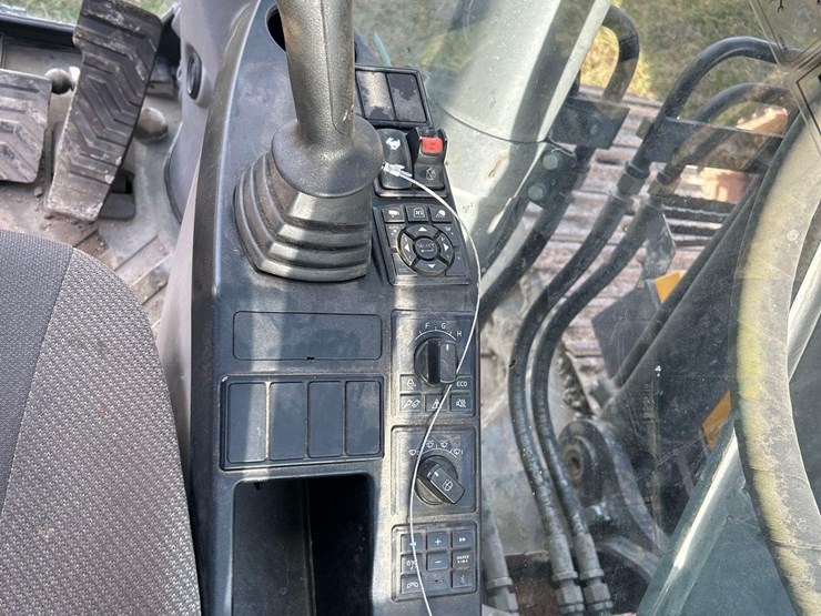 volvo-ec220el-image-23