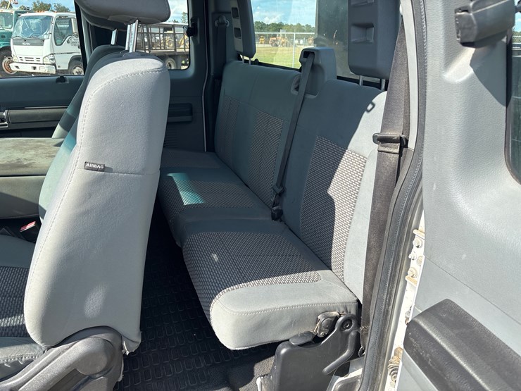 2011-ford-f550-image-9