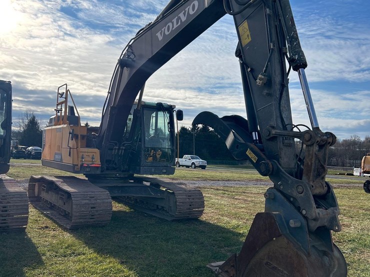 volvo-ec220el-image-2