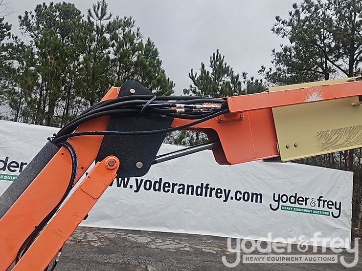 2016-jlg-800aj-image-15
