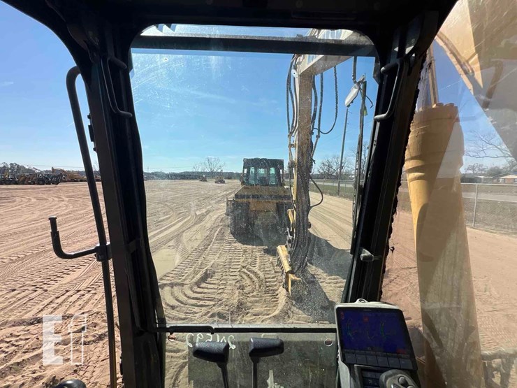 2014-komatsu-pc138us-10-image-46