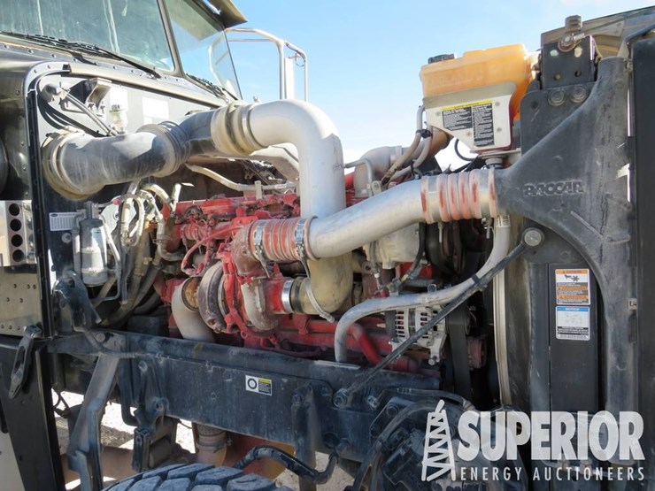 peterbilt-388-image-6