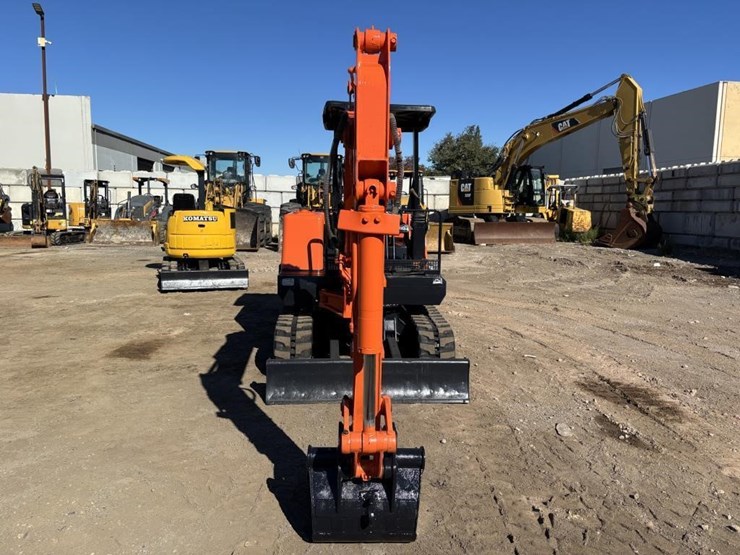 kubota-kx026-image-6