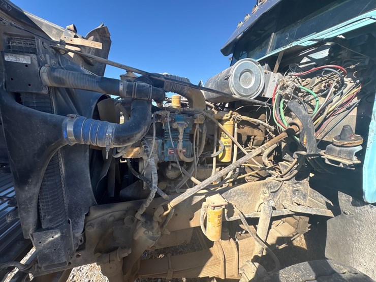 freightliner-fld120-image-20