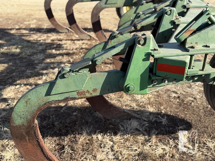 john-deere-7-image-3