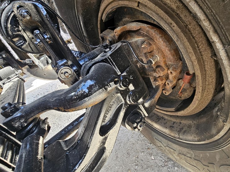 2009-peterbilt-365-image-54