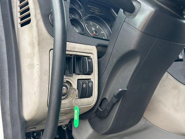 peterbilt-579-image-53