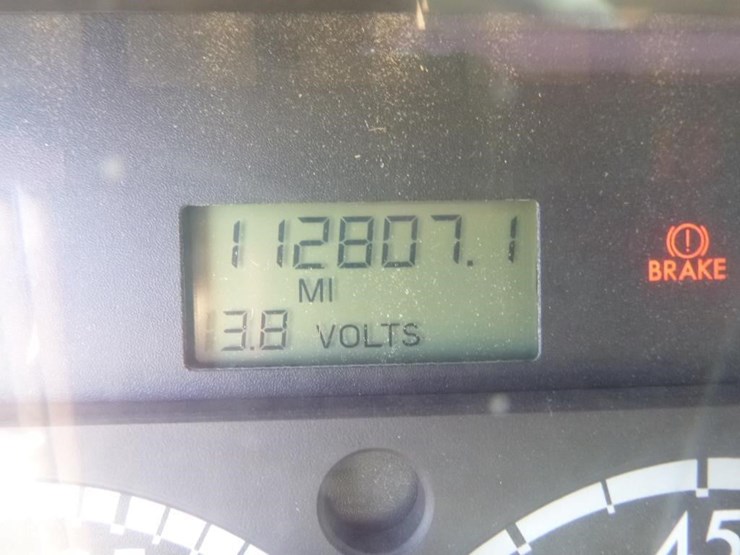 2009-sterling-lt9500-image-26