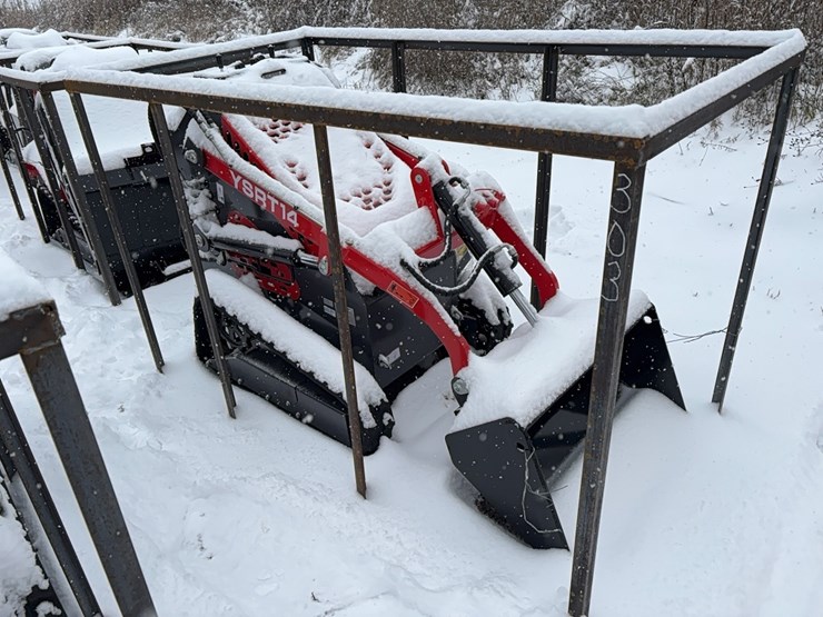 new-agt-ysrt14-mini-track-loader-image-1