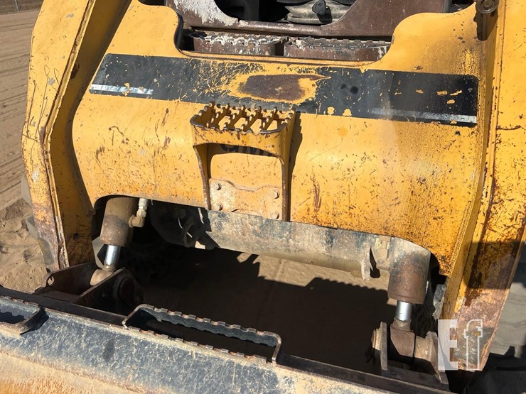 2005-caterpillar-262b-image-10