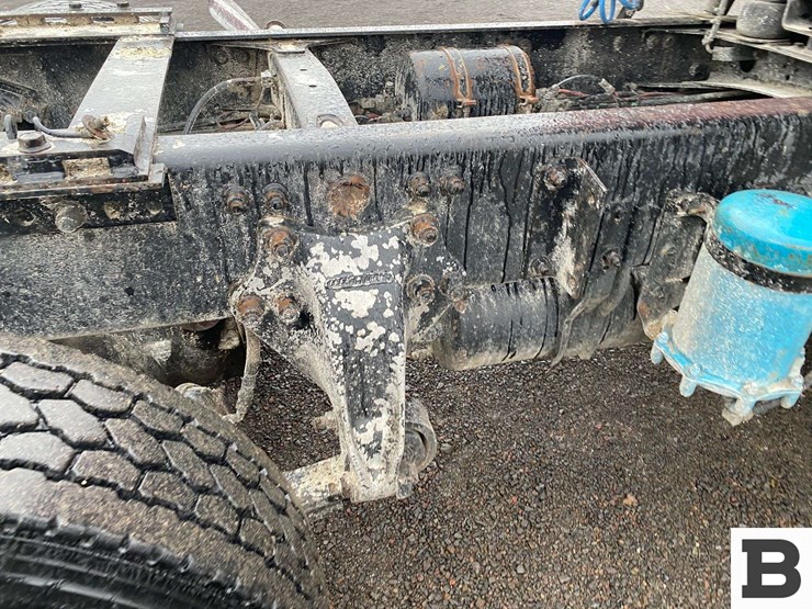 1993-freightliner-fld120-image-36