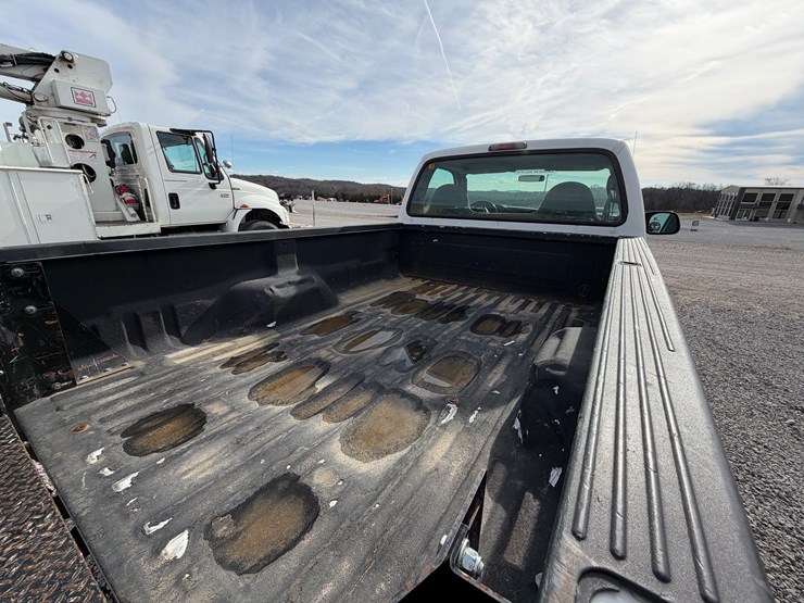 2006-ford-f250-xl-image-11