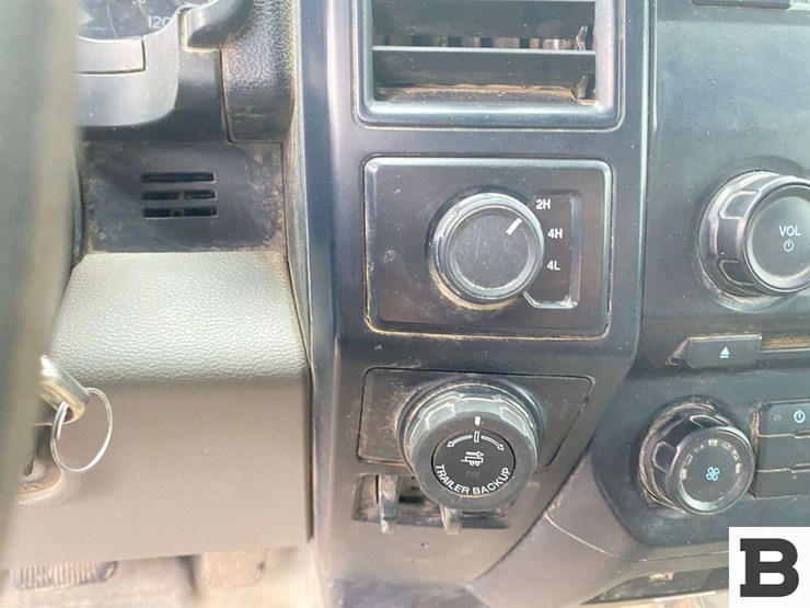 2016-ford-f150-image-25