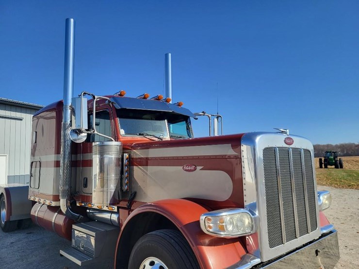 peterbilt-389-image-50
