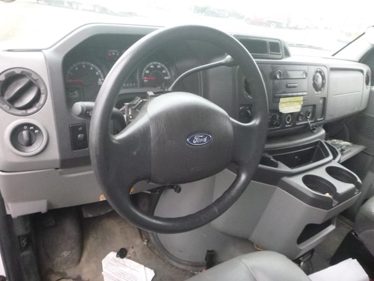 2012-ford-e150-image-10