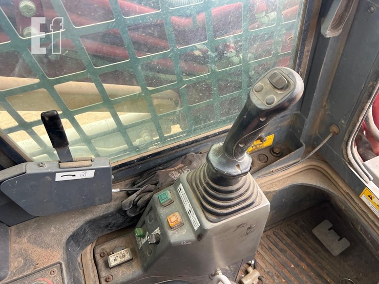 2019-takeuchi-tl8-image-25