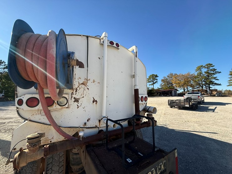 mack-r686st-image-60