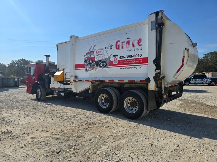 2007-mack-le613-image-15