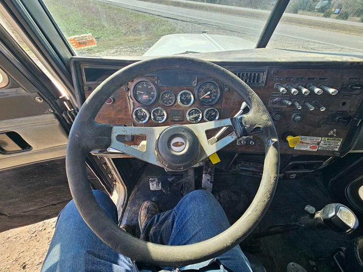 peterbilt-379-image-82