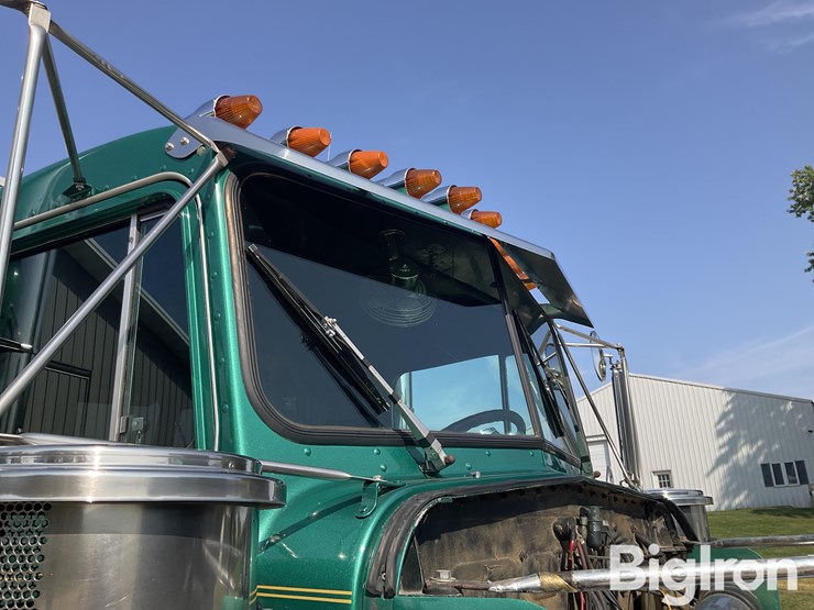 kenworth-w900-image-11