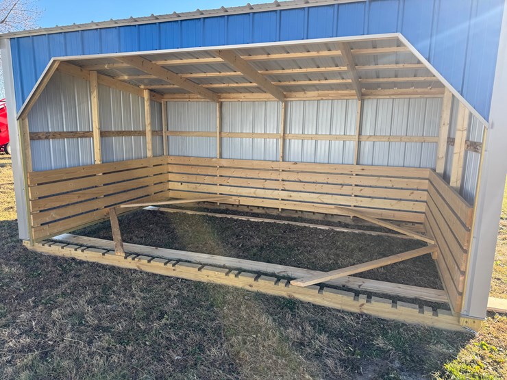 #1025-•-livestock-shed-blue-image-6