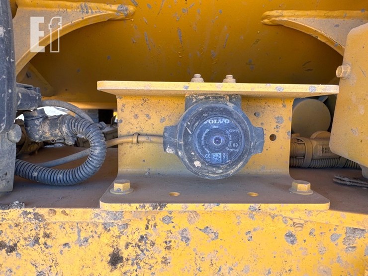 2014-volvo-a25g-image-19