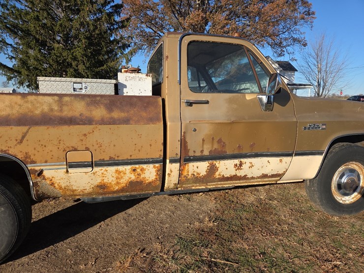 1985-gmc-3500-image-8