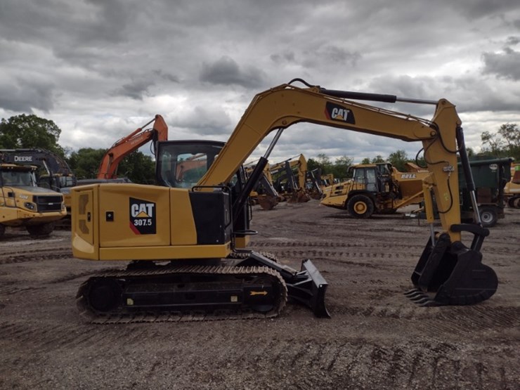 caterpillar-307.5-image-3