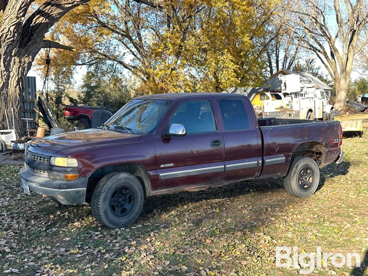 2002-chevrolet-silverado-1500-image-1