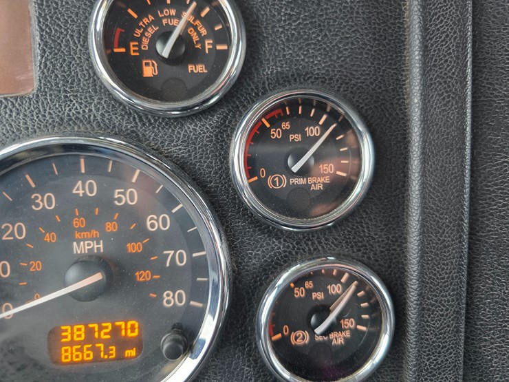 peterbilt-367-image-175