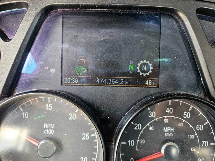 peterbilt-579-image-53