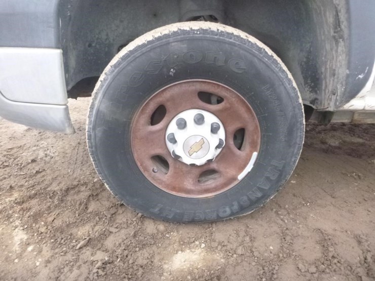 2004-chevrolet-2500-image-14