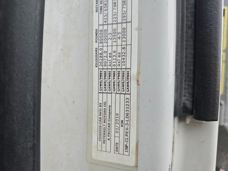 2020-peterbilt-567-image-158