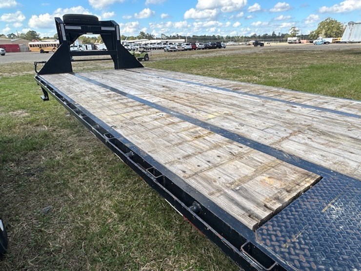 2023-big-tex-25'-gooseneck-image-8