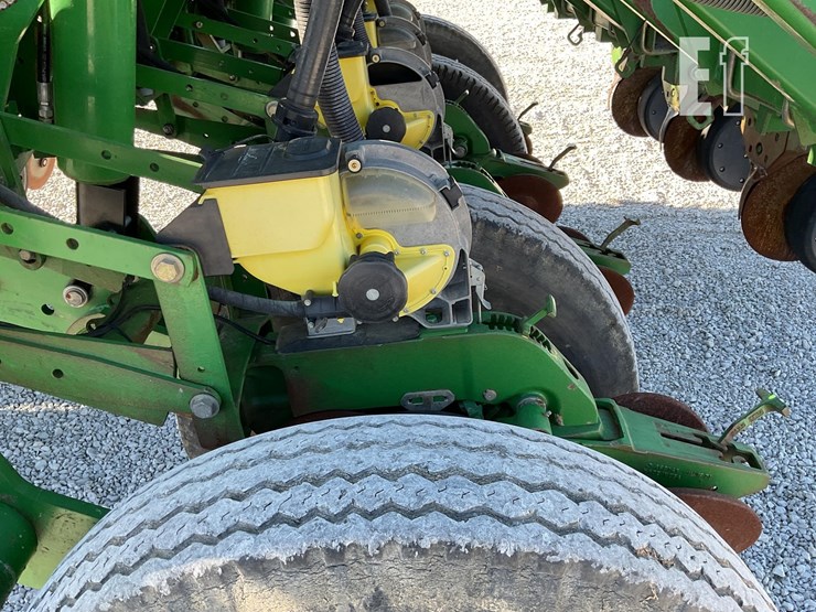 john-deere-1790-image-30