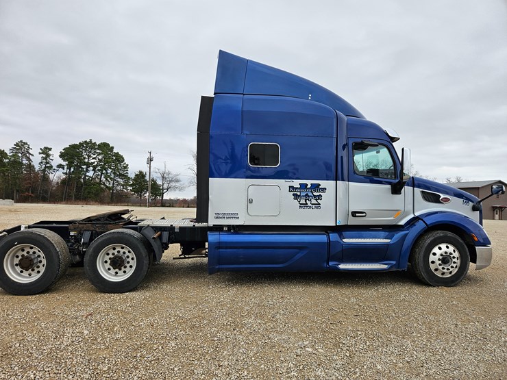 peterbilt-579-image-22