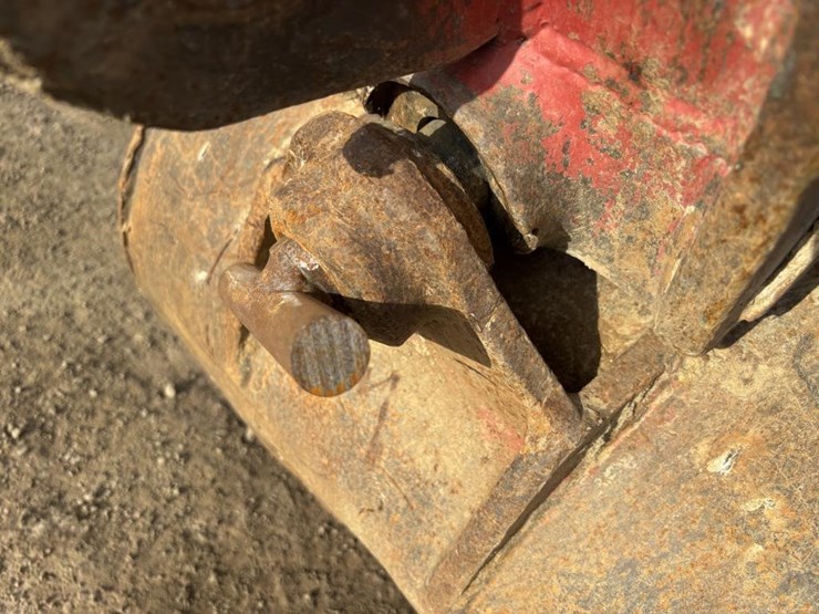 2012-takeuchi-tb180fr-image-13