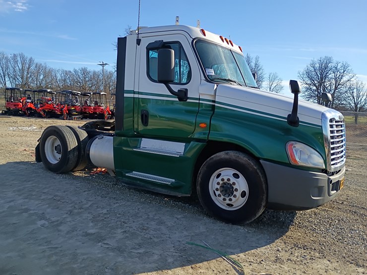 freightliner-cascadia-125-image-13